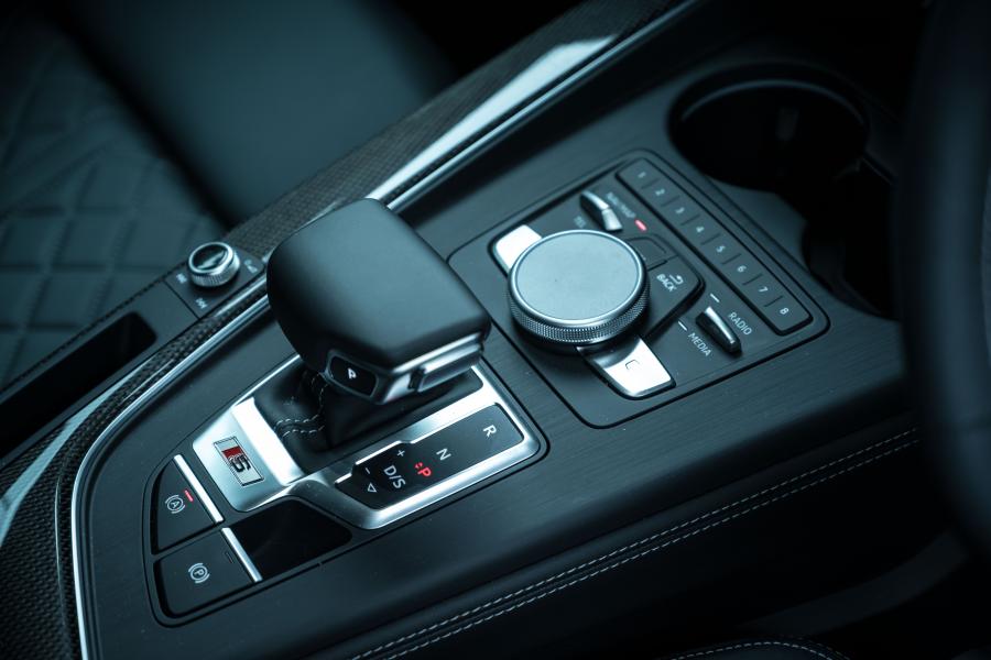 Детали интерьера Audi S4 Avant (B9) 2019 года  (JP) (фото 16 из 21)